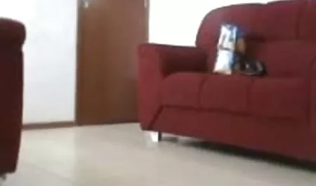 रूसी मुंडा बिल्ली एक डिक गुजराती में सेक्सी मूवी पर कूदता है