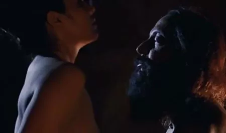 गोरा समलैंगिक अपने दो सेक्सी मूवी दिखाओ हिंदी में दोस्तों को चोदता है