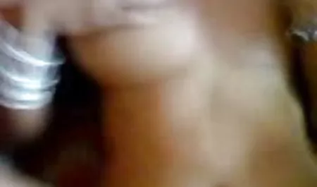 बस्टी ब्यूटी कैटरीना मुटी गुदा मैथुन में एक सेक्सी आदमी को सेक्स की मूवी हिंदी में चोदता है