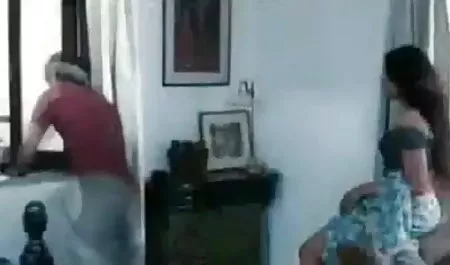 सुंदर सेक्सी मूवी फिल्म हिंदी में लड़की वेब कैमरा पर हस्तमैथुन करती है