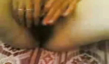 क्यूट हिंदी में सेक्सी पिक्चर मूवी सेक्सी गोरा एक काला आदमी को चोदता है और उसका लंड चूसता है