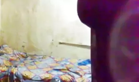 डॉक्टर वार्ड में आए और दो सेक्सी फुल मूवी वीडियो में सुंदर लड़कियों को देखा, जो अपने गधे के साथ खेलती थीं। बाथरोब में एक आदमी की नज़र में लड़कियों ने उस पर हमला किया और उसे दबाना शुरू कर दिया