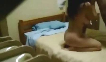 पुरुष गुदा सेक्स में कुतिया को चोदता है, बच्चा जोर से कराहता है और अपने चेहरे पर शुक्राणु के लिए हिंदी में सेक्सी फुल मूवी पूछता है