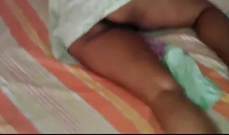 अविश्वसनीय रूप से मोटा लंड आवारा हिंदी सेक्सी मूवी वीडियो में एडम्स की गांड में