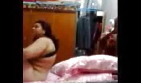 संचिका श्यामला सेक्सी मूवी दिखाओ हिंदी में उसके कमरे में एक सुंदर दोस्त द्वारा गड़बड़ हो जाता है