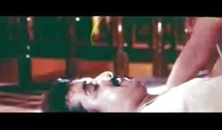 बेब एक गहरी हिंदी में सेक्सी मूवी blowjob करता है