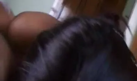 सुंदर मूवी फिल्म सेक्सी वीडियो में लड़की मेज पर बार में सही गड़बड़ हो
