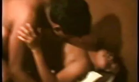संचिका फुल सेक्सी फिल्म वीडियो में माँ युवा पड़ोसियों के साथ fucks