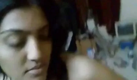 स्पैन्डेक्स सौंदर्य एक मोटी हॉट सेक्सी मूवी वीडियो में dildo के साथ खुद को fucks
