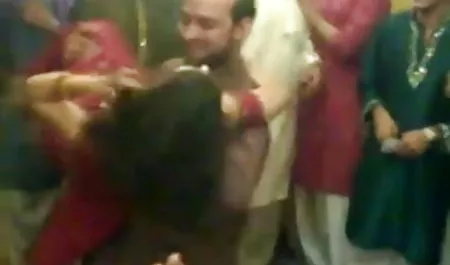 सींग का बना किशोर एक हेनतई लड़की के पैरों को फैलाया और उसे गड़बड़ कर दिया सेक्सी मूवी पिक्चर हिंदी में