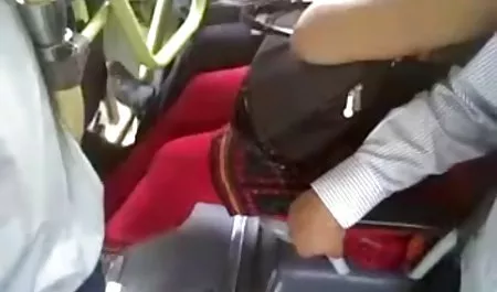 हॉर्नी डॉक्टर और नर्स हिंदी में सेक्सी पिक्चर मूवी रिसेप्शन में एक बस्टी मरीज को चोदते हैं