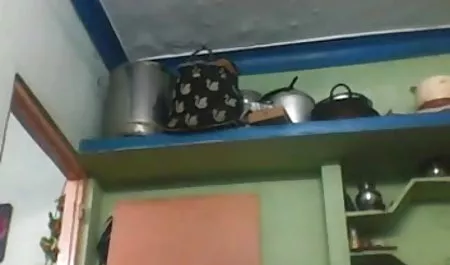 लड़की सेक्सी मूवी दिखाइए हिंदी में अपने पालने में देती है
