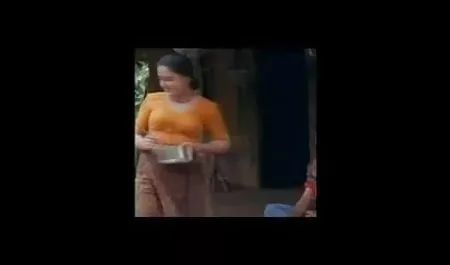 सेलेना स्टील ब्लैक स्टॉकिंग्स बकवास सेक्सी में हिंदी मूवी में दोनों छेद