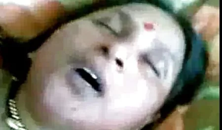 लैटिना हिंदी में सेक्सी मूवी किन्नर धीरे-धीरे डिक को छूता है