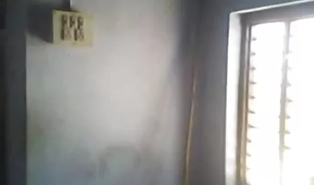 देसी लड़की गुदा त्रिगुट के लिए कामुक पुरुषों को फुसलाती है मूवी सेक्सी फिल्म वीडियो में
