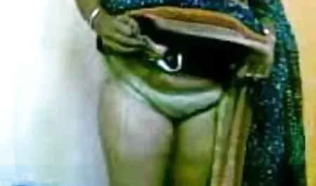 सुंदर गोरा धीरे पूल के पास एक आदमी के लिए एक मोटी मुर्गा बेकार मूवी सेक्सी वीडियो में है