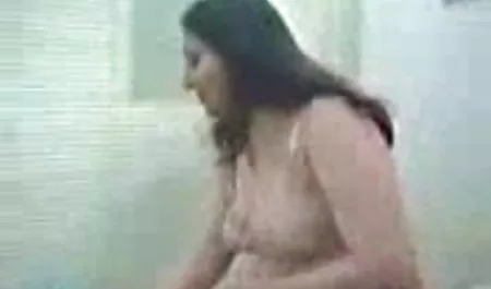 संचिका बच्चे ने अपनी छोटी हॉट सेक्सी मूवी वीडियो में गुफा खोली