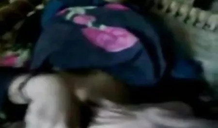 परिवार के लड़के एक छात्र छात्रावास में उसके दिली दोस्त के साथ कोक सेक्सी में हिंदी मूवी सूँघने, एक दोस्त उसके साथ सभी भविष्य में उसकी पत्नी को fucks