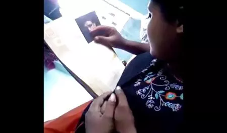 बेबी बीएफ मूवी सेक्सी में पैसों की खातिर किसी भी चीज के लिए तैयार है, और अपने गधे का विकल्प और शुक्राणु पीते हैं