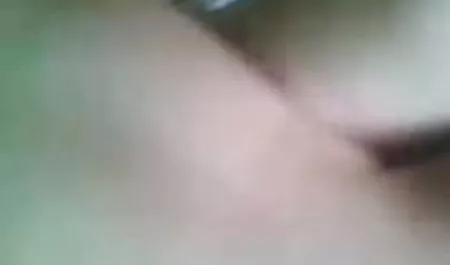 सेवाओं के एक पूरे सेट का आदेश देने के बाद, लड़की इतनी शिथिल हो गई कि उसे तुरंत एहसास नहीं हुआ कि उसकी कोमल चूत को सेक्सी मूवी हिंदी में पुरुष हाथों से सहला रहे हैं