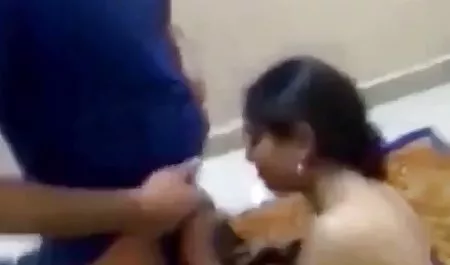 शर्मीला युवा श्यामला धीरे से सेक्सी वीडियो में हिंदी मूवी उसके प्रेमी के साथ गुदा में fucks