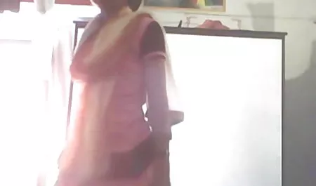समुद्र बीएफ मूवी सेक्सी में पर एक सेक्सी श्यामला गड़बड़