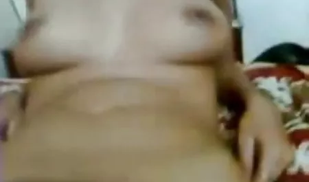 दोस्त ने अपनी पत्नी के छेद को कैमरे पर फिल्माया सेक्सी मूवी सेक्सी मूवी हिंदी में