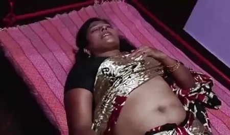 गर्म पुरुष गुदा में कठिन, किसी न किसी को मारता हुआ एक युवा फूहड़ को सेक्सी वीडियो मूवी हिंदी में देखता है