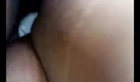 हॉर्नी वेश्या बेकार है और एक बड़ा डिक बेकार भोजपुरी में सेक्सी मूवी है