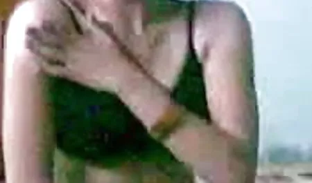 तीन लंड ने युवा श्यामला को छेद दिया सेक्सी फुल मूवी वीडियो में