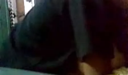 सुंदर लड़की मुर्गा बेकार है और बिल्ली से पता फुल मूवी सेक्सी वीडियो में चलता है
