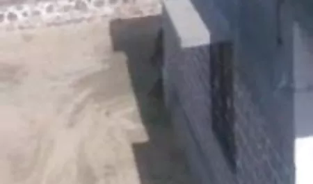 बड़े स्तन के साथ सेक्सी माँ पति के दोस्तों को हॉट सेक्सी मूवी वीडियो में fucks