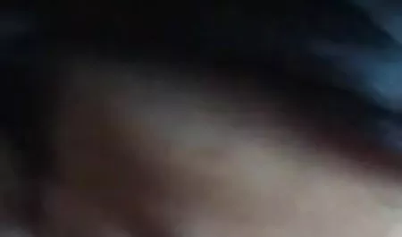 टैटू कलाकार ने नकली स्तन के सेक्सी वीडियो में हिंदी मूवी साथ सेक्सी गोरा गड़बड़ कर दिया