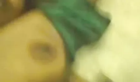 परिपक्व शिक्षक उसके छात्र द्वारा गड़बड़ साउथ में मूवी सेक्सी हो जाता है