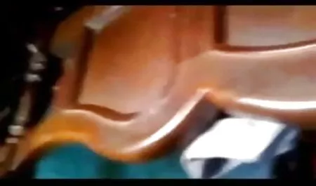 दूल्हे के लंड के नीचे सेक्सी फिल्म मूवी में दो चुचियों ने अपनी गुदा को फंसाया