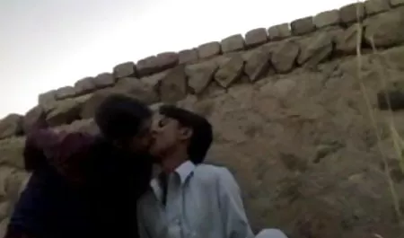 गंजा आदमी फुल सेक्सी फिल्म वीडियो में एक युवा सौंदर्य गड़बड़ कर दिया
