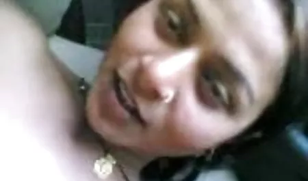 मीठी कुतिया सेक्सी वीडियो एचडी मूवी हिंदी में ने उसकी योनी में चार उंगलियाँ घुसा दीं