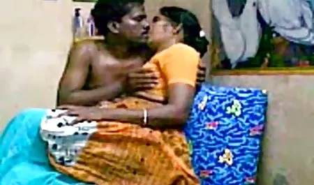 लिटिल बेब एक काले आदमी और cums के एक सेक्सी फुल मूवी वीडियो में विशाल काले सदस्य पर सवारी करता है