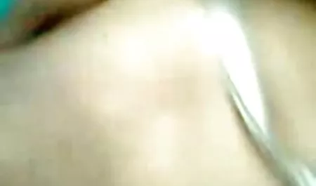 लड़का अंतर में सेक्सी मूवी हिंदी में वीडियो सुंदरता को मारता है और उसे संभोग करने के लिए लाता है