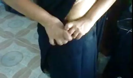लाल बालों वाली लड़की एक आदमी के साथ पहली तारीख को गड़बड़ हो जाता सेक्सी वीडियो हिंदी मूवी में है