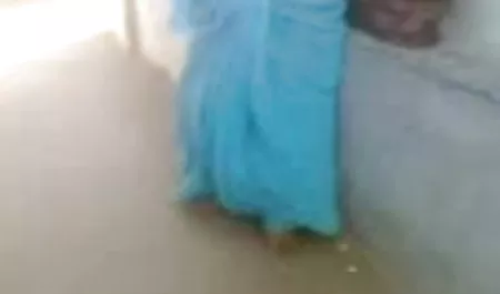 परिपक्व, पूर्वनिर्मित कुतिया एक शांति से सुप्त युवा भूरे बालों सेक्सी वीडियो मूवी हिंदी में वाली लड़की पर उत्सुकता से पोज़ देती है और, शरारती जीभ से उसकी गीली चूत को चाटती है, मुश्किल से इस गर्म मिंक को एक कठिन, चिकनी वाइब्रेटर के साथ चुभती है