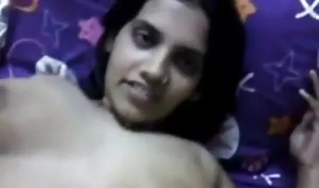 तीन वेश्याओं ने क्रिसमस फुल मूवी वीडियो में सेक्सी से पहले भोज का आयोजन किया
