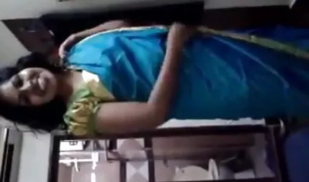 युवा, सुंदर लैटिना एक पंप काले सेक्सी मूवी एचडी में द्वारा गड़बड़ हो जाता है