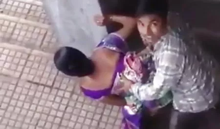 श्यामला को एक कठिन बकवास के मूवी सेक्सी वीडियो में लिए एक नाव पर ले जाया गया था