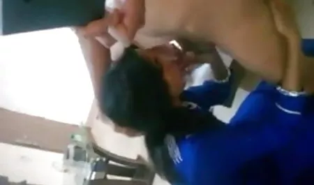 भावुक माँ और कज़ाख हिंदी में सेक्सी मूवी वीडियो में युवा