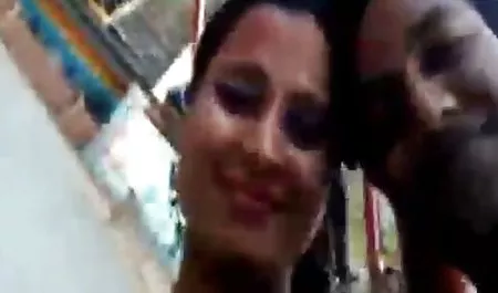 रेडहेड स्टूडेंट पुसी को पुचकारता है और सेक्सी मूवी एचडी में डिक को बेकार करता है