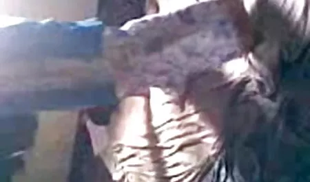 पुरुष के एक सदस्य हिंदी में सेक्सी वीडियो मूवी पर गुदा dildo और कुतिया दोनों सिरों पर बैठ गया