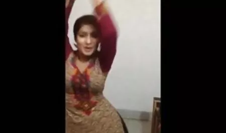 किन्नर कार्ला उसकी विशाल डिक फिंगरिंग हॉट सेक्सी मूवी वीडियो में