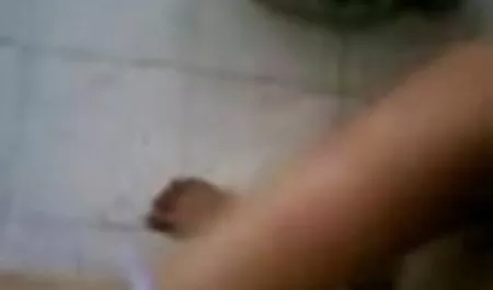 सेक्सी बेब एलेक्सिया धीरे से एक आदमी के साथ गुदा इंग्लिश में सेक्सी मूवी सेक्स में चुदाई करती है