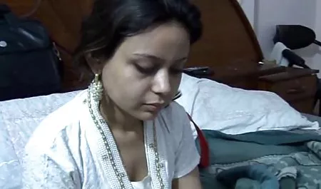 मालिश की मेज पर मेगन सालिनास और ब्रिटनी हिंदी सेक्सी मूवी वीडियो में एम्बर सह